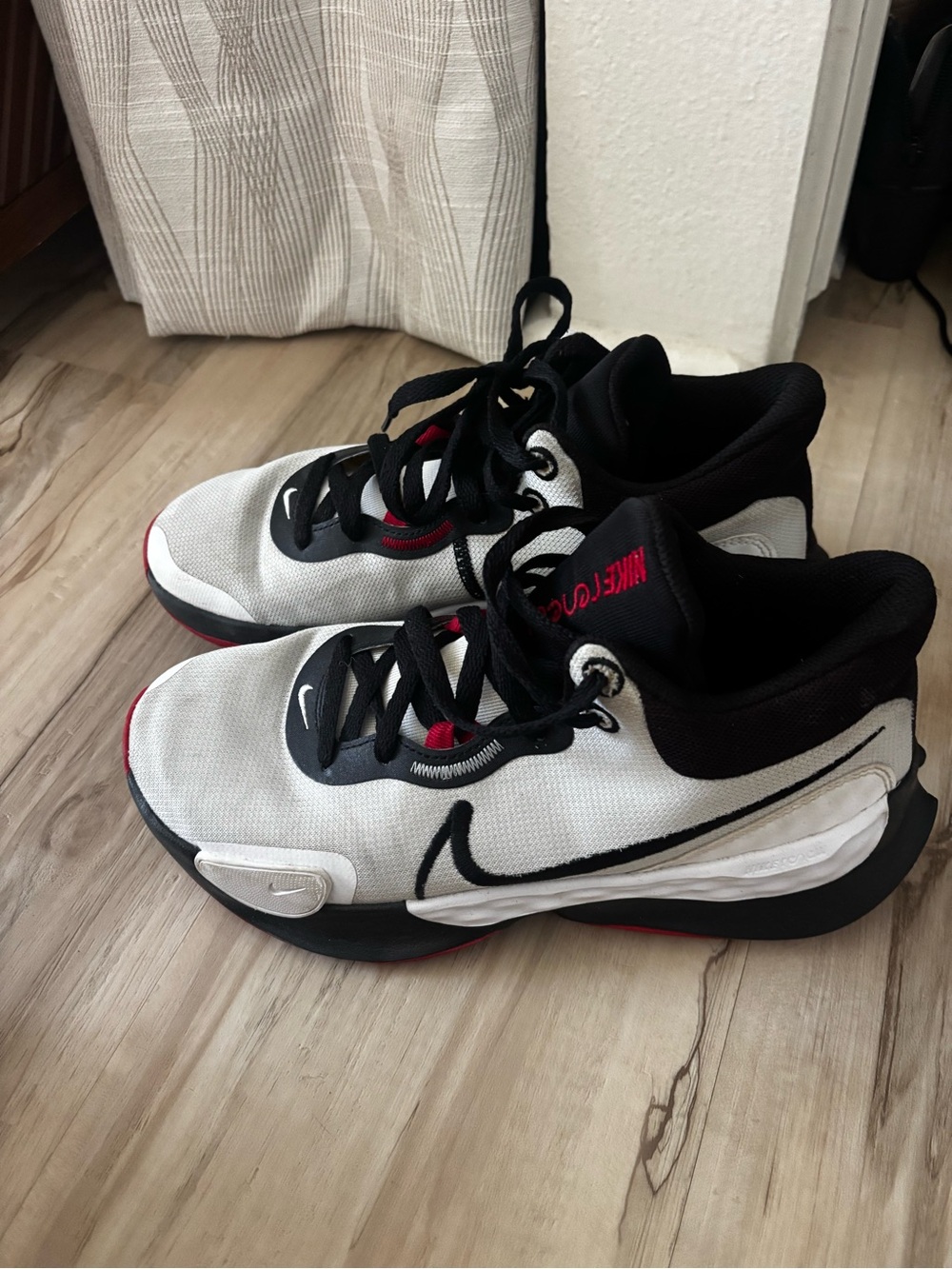 Nike White, Black and Red Low-Top Sneakers